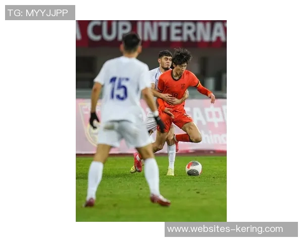 世预赛激情对决乌兹别克全力以赴展现中国足球新风貌